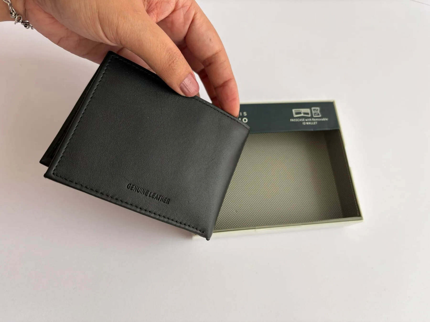 Perry Ellis Portfolio Passcase, foto 3